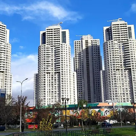 Appartement 19th Floor Cozy With Pool, Fitness, Parking Included In Price & Self Check In Available Skopje