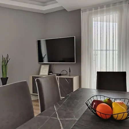 19th Floor Cozy With Pool, Fitness, Parking Included In Price & Self Check In Available Skopje