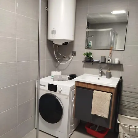 19th Floor Cozy With Pool, Fitness, Parking Included In Price & Self Check In Available *