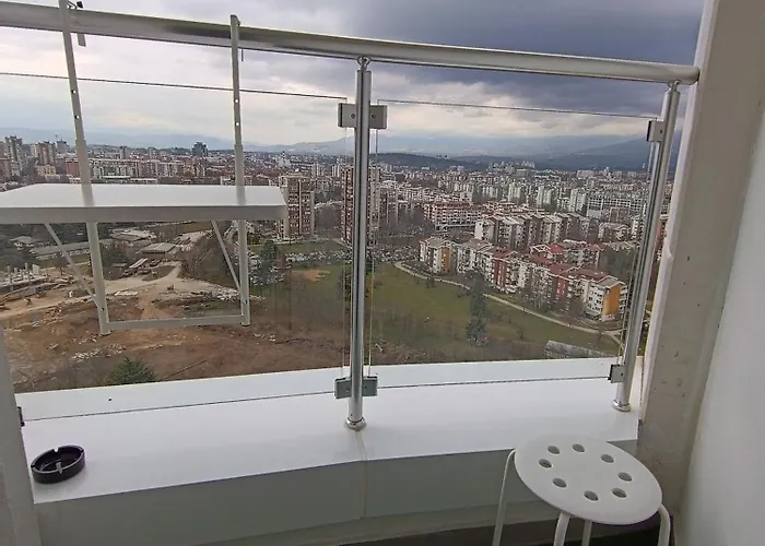 Apartment 19th Floor Cozy With Pool, Fitness, Parking Included In Price & Self Check In Available Skopje