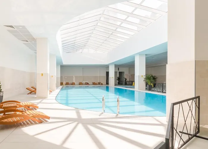 Apartment 19th Floor Cozy With Pool, Fitness, Parking Included In Price & Self Check In Available Skopje